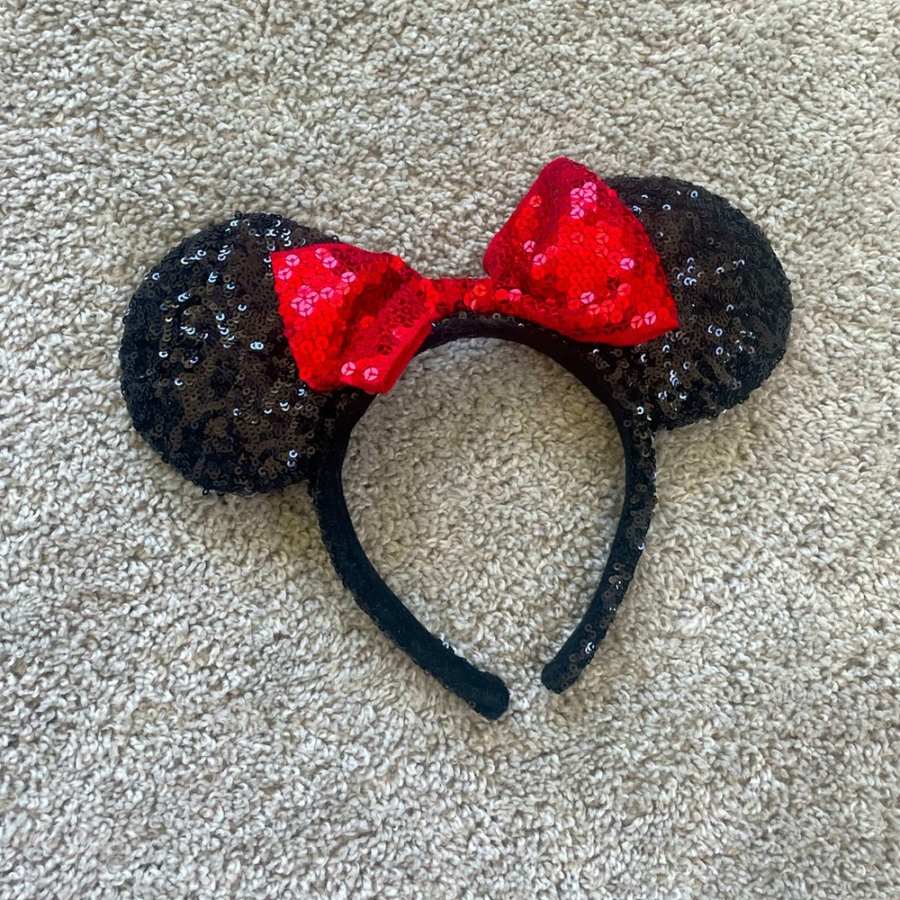 Minnie Mouse ears authentic Disney women’s headband